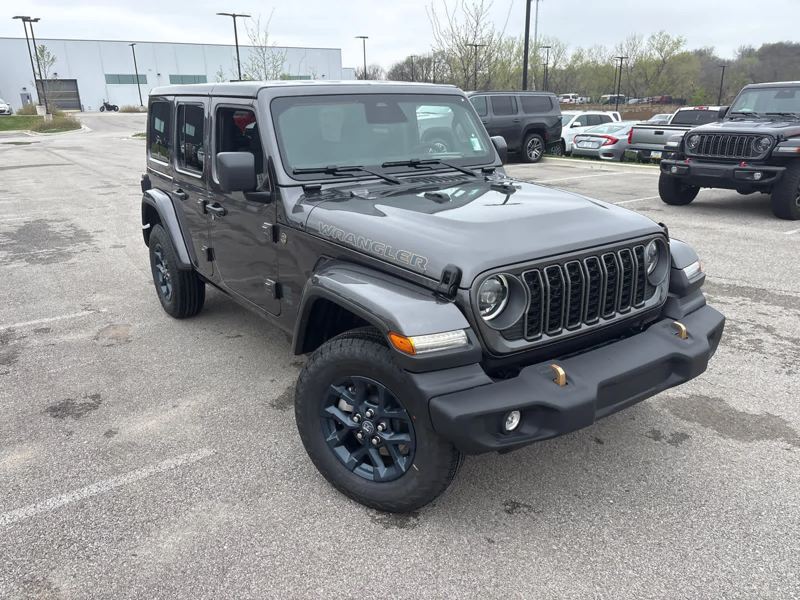 New 2026 Granite Crystal Metallic Clearcoat Jeep 85th Anniversary image 2