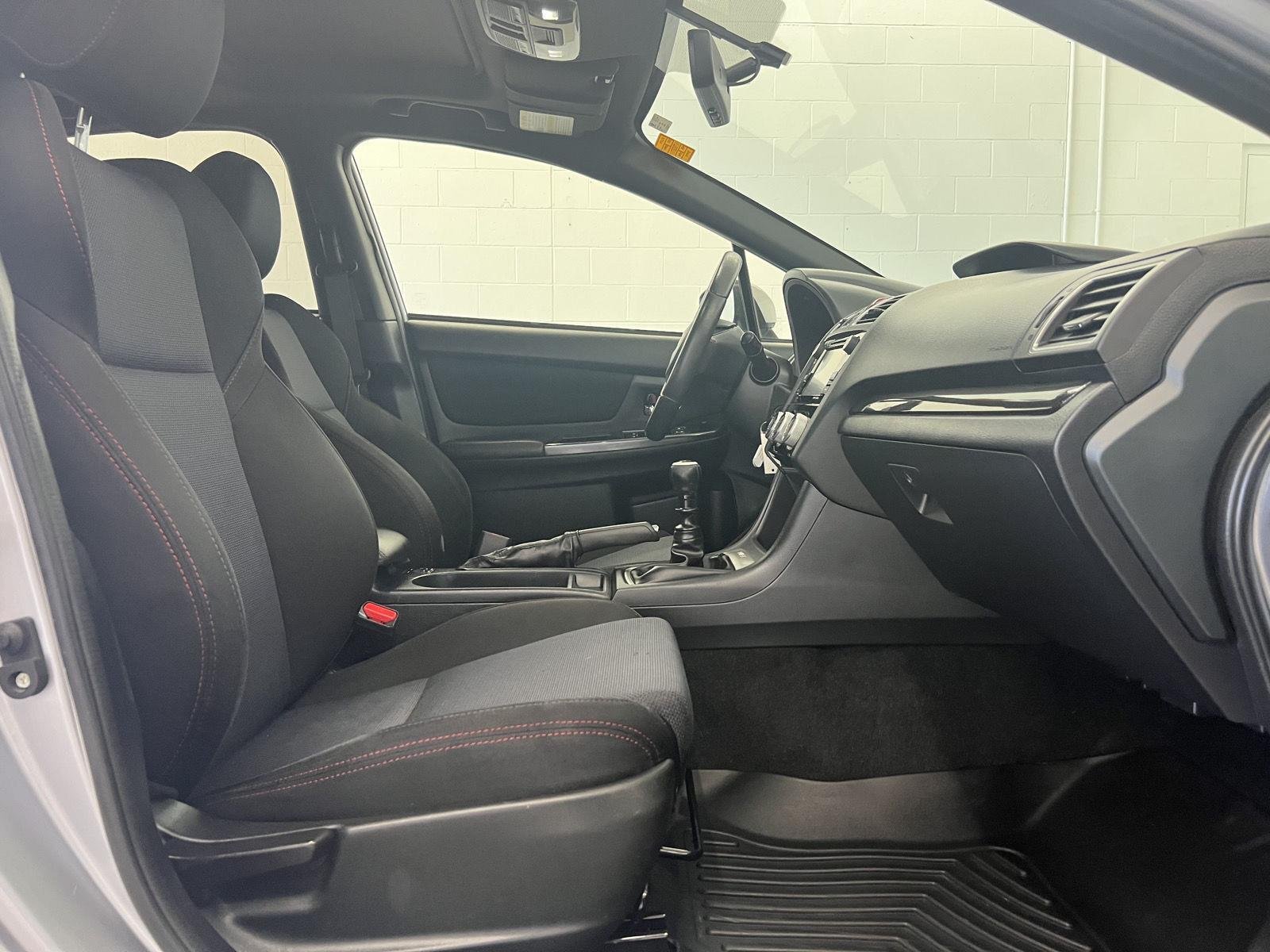 Used 2017 Ice Silver Metallic Subaru Premium image 28