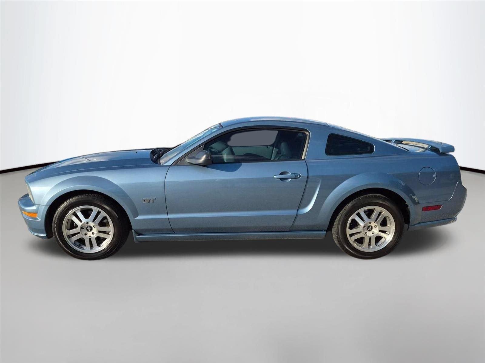 Used 2006  Ford GT Deluxe image 8
