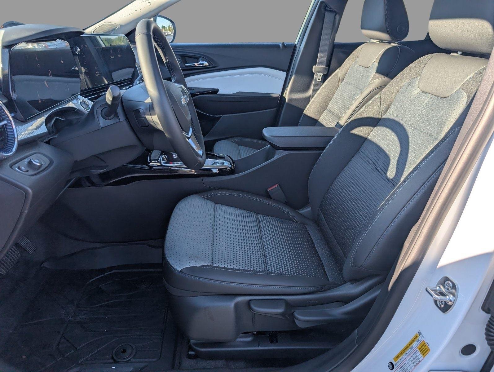 2026 Chevrolet Trax LT - Photo 10