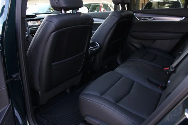 Used 2025 Green Cadillac Luxury image 25