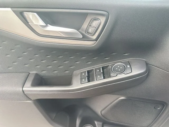 Used 2020 Silver Ford SE image 15