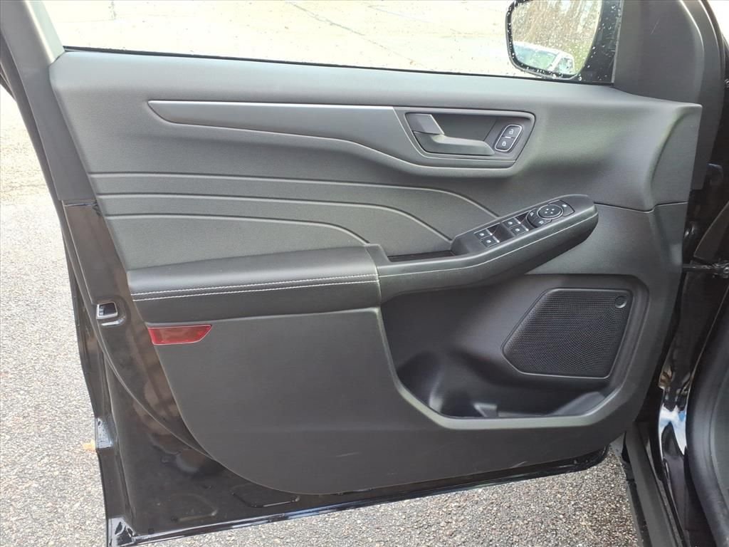 New 2026 Agate Black Metallic Ford Active® image 13