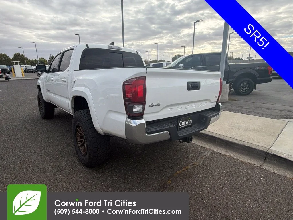 Used 2022 White Toyota SR5 image 5