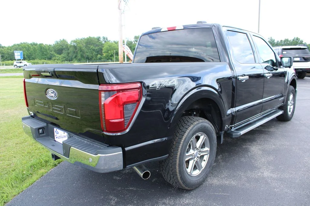 Used 2024 Black Metallic Ford XLT image 14