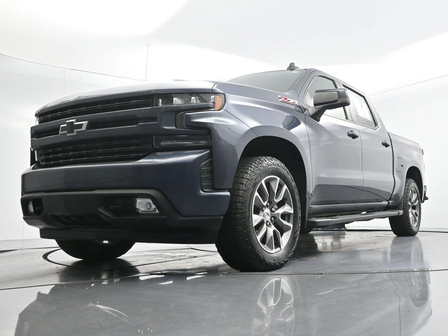 Used 2021 SHADOW GRAY METALLIC Chevrolet RST image 45