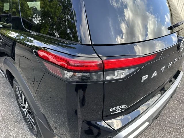 Used 2024 Black Nissan Platinum image 36