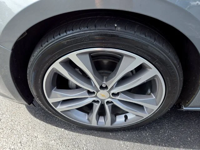 Used 2024 Sterling Gray Metallic Chevrolet 2LT image 25