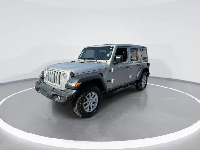 Used 2023 Silver Jeep Sport S image 4