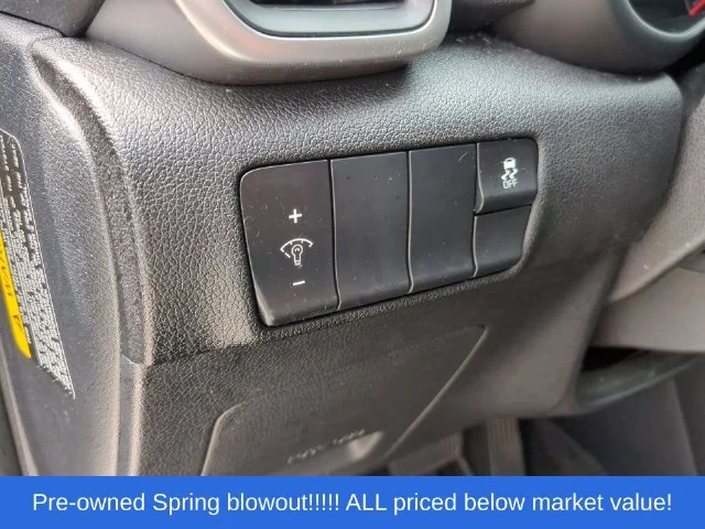 Used 2017 Silver Kia EX image 24
