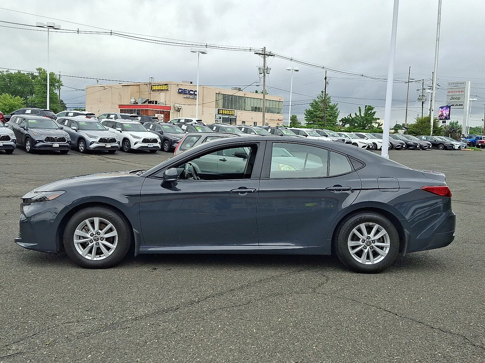 Used 2025 Underground - 1L7 Toyota LE image 4