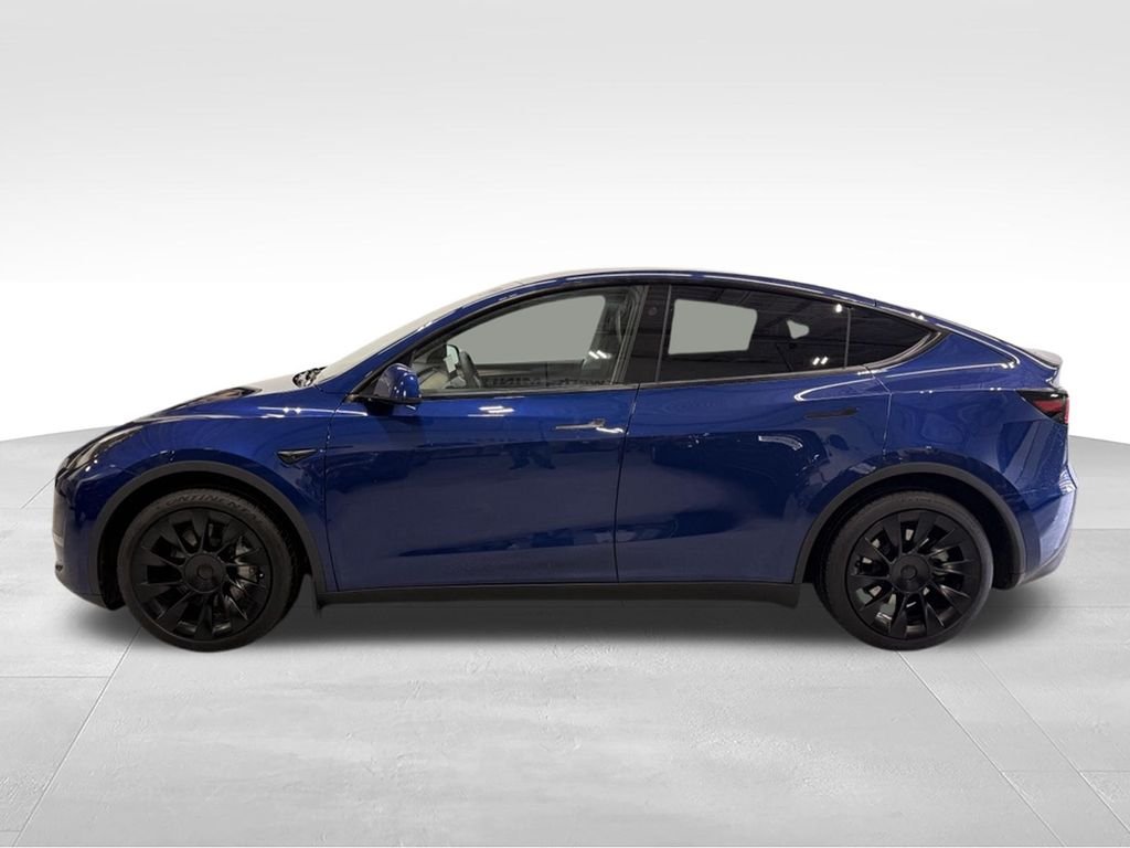 Used 2024 Tesla Model Y Long Range with VIN 7SAYGAEE6RF982854 for sale in Golden Valley, Minnesota