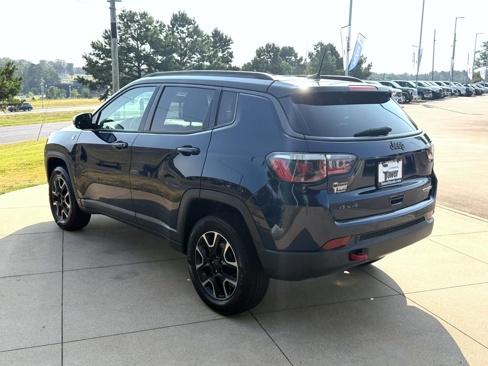 Used 2019 Jazz Blue Pearlcoat Jeep Trailhawk image 4