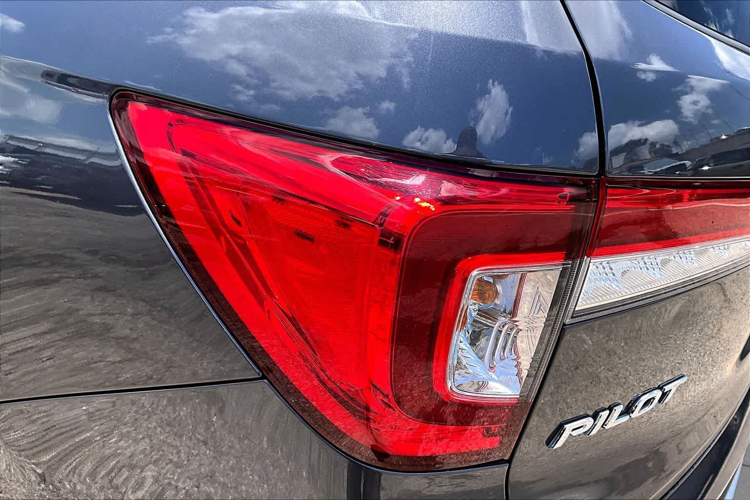 Used 2019 Modern Steel Metallic Honda EX-L image 28