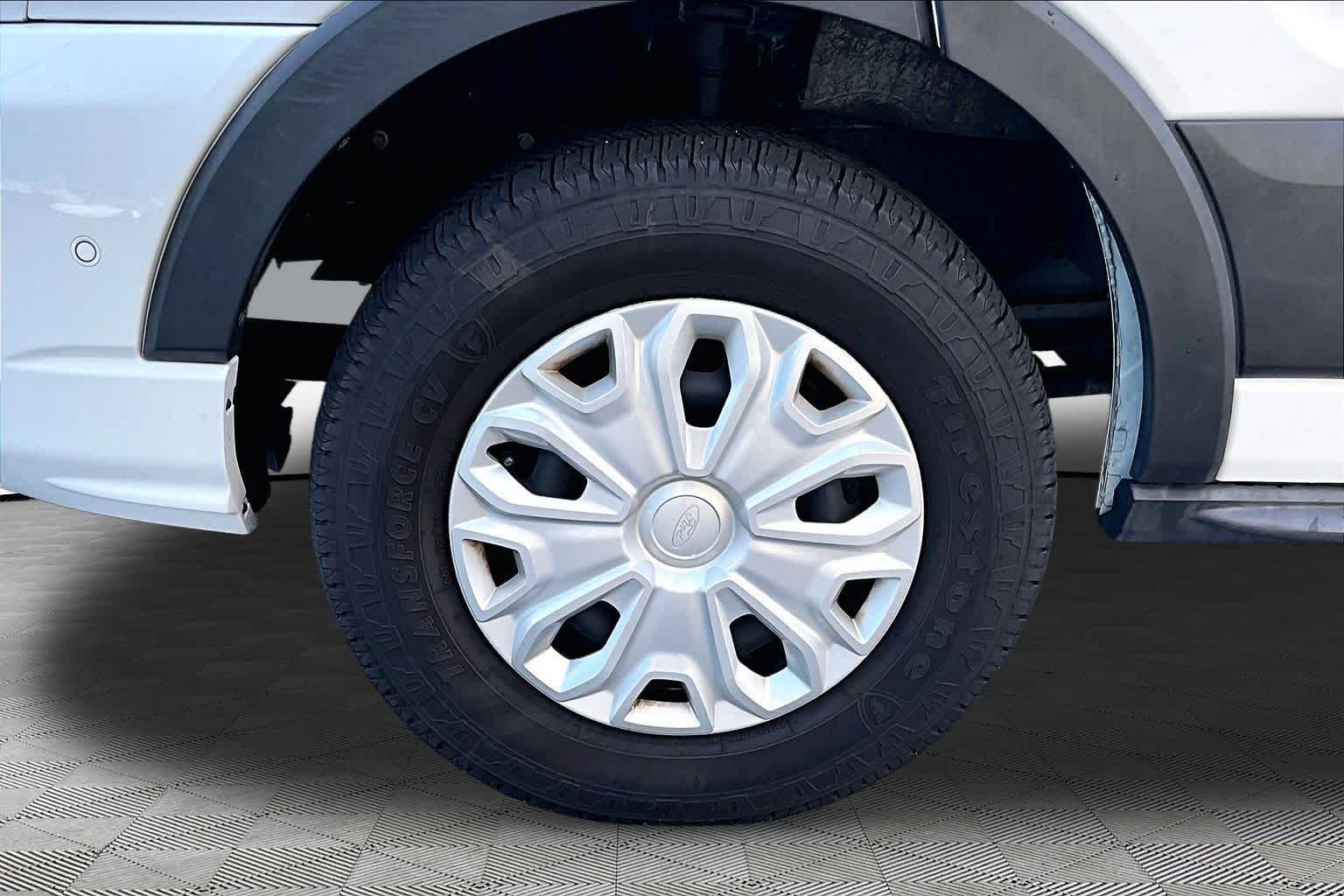 Used 2023 Oxford White Ford XLT image 11