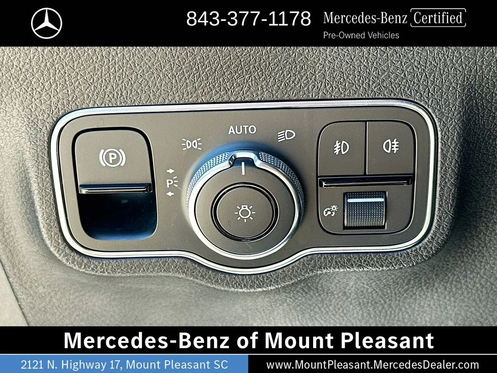 Used 2021 Blue Mercedes-Benz GLB 250 image 10