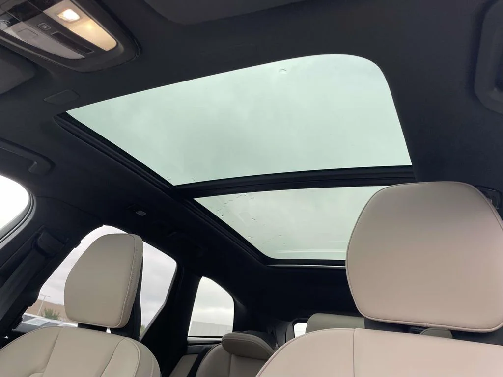 New 2026 Crystal White Metallic Volvo Plus image 9