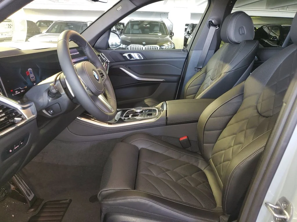 Used 2026 Gray BMW sDrive40i image 16