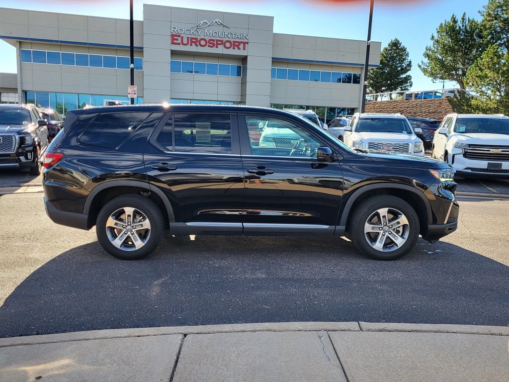 Used 2024 Black Honda EX-L image 2