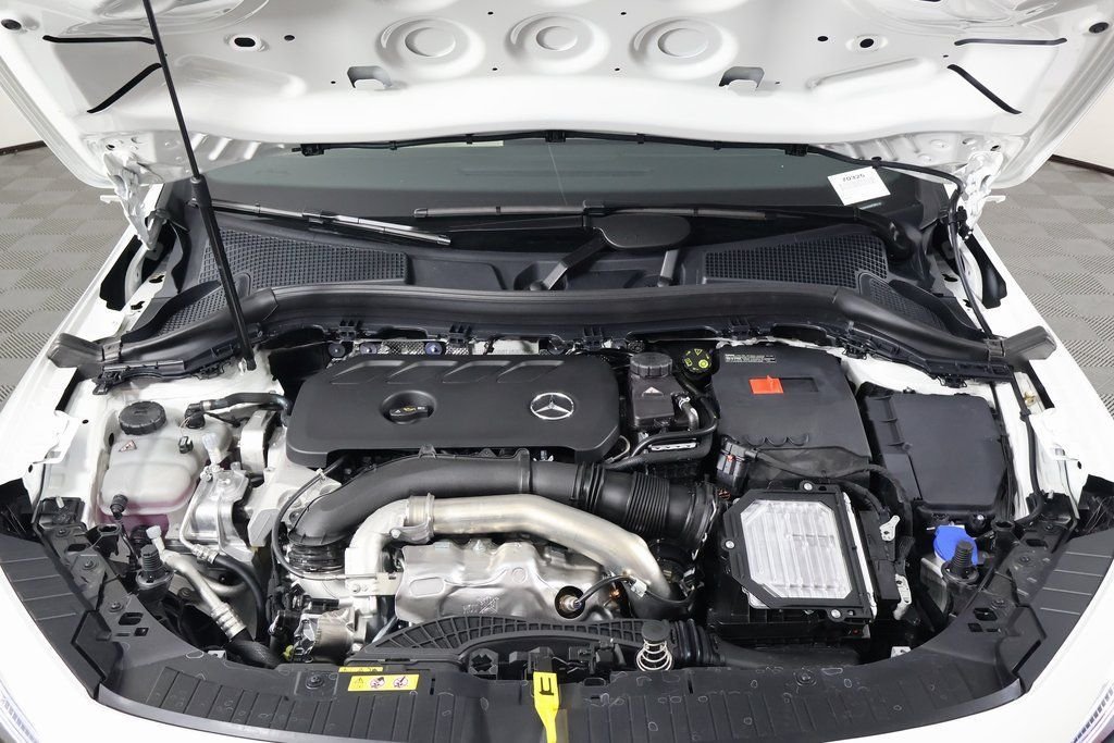 New 2026 Polar White Mercedes-Benz GLA 250 image 9