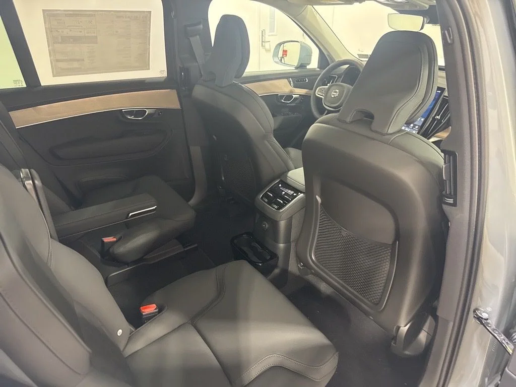 New 2026 Gray Metallic Volvo T8 Plus image 24