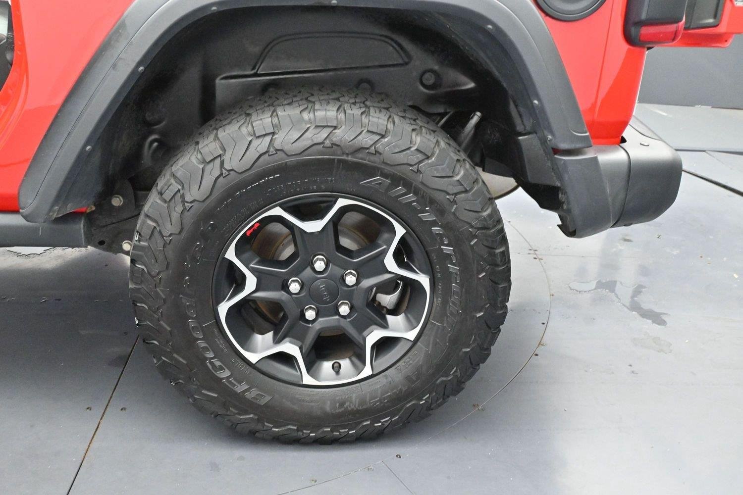 Used 2023 Firecracker Red Clearcoat Jeep Rubicon image 34