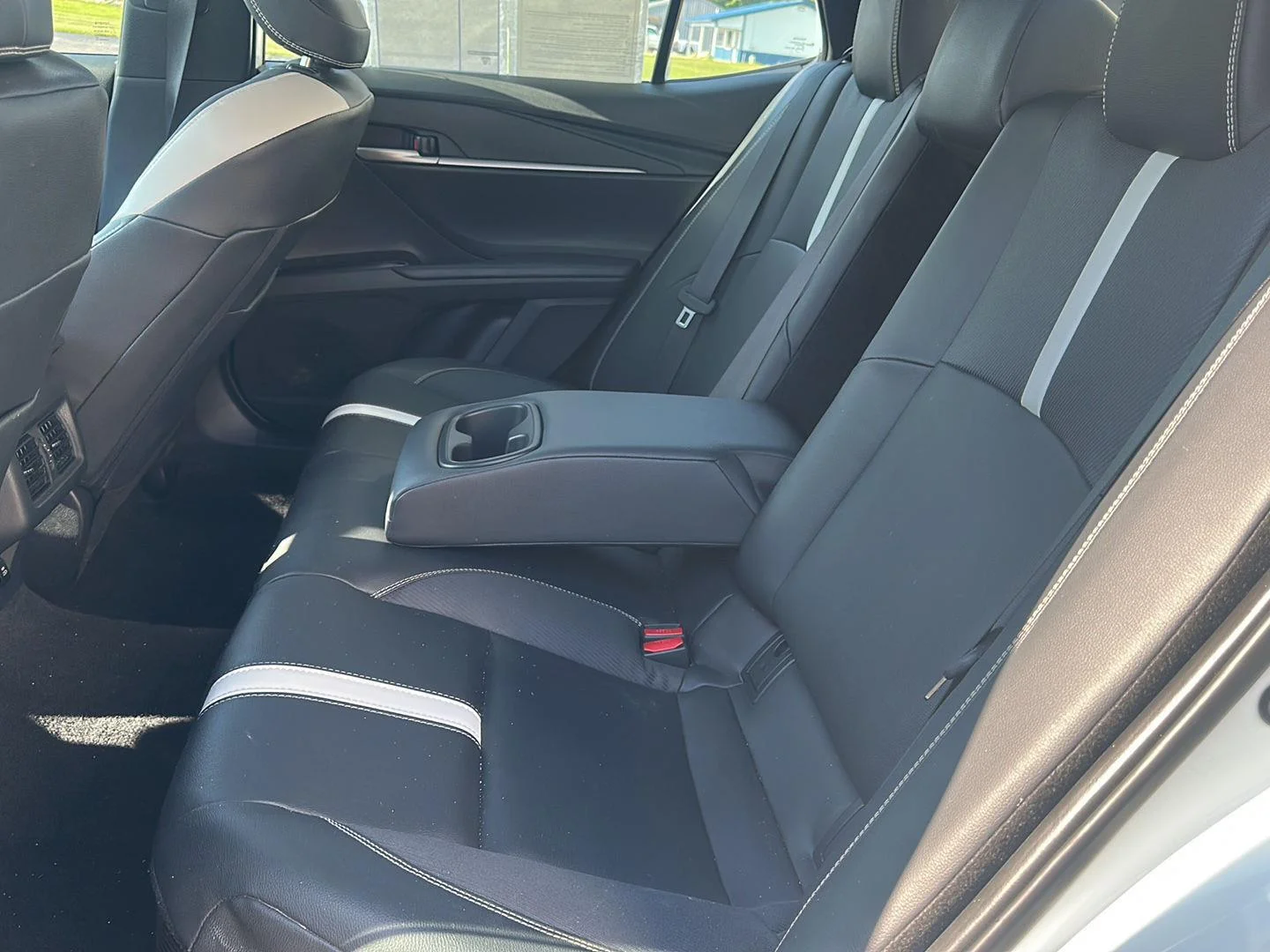 Used 2025 Ice Toyota XSE image 10