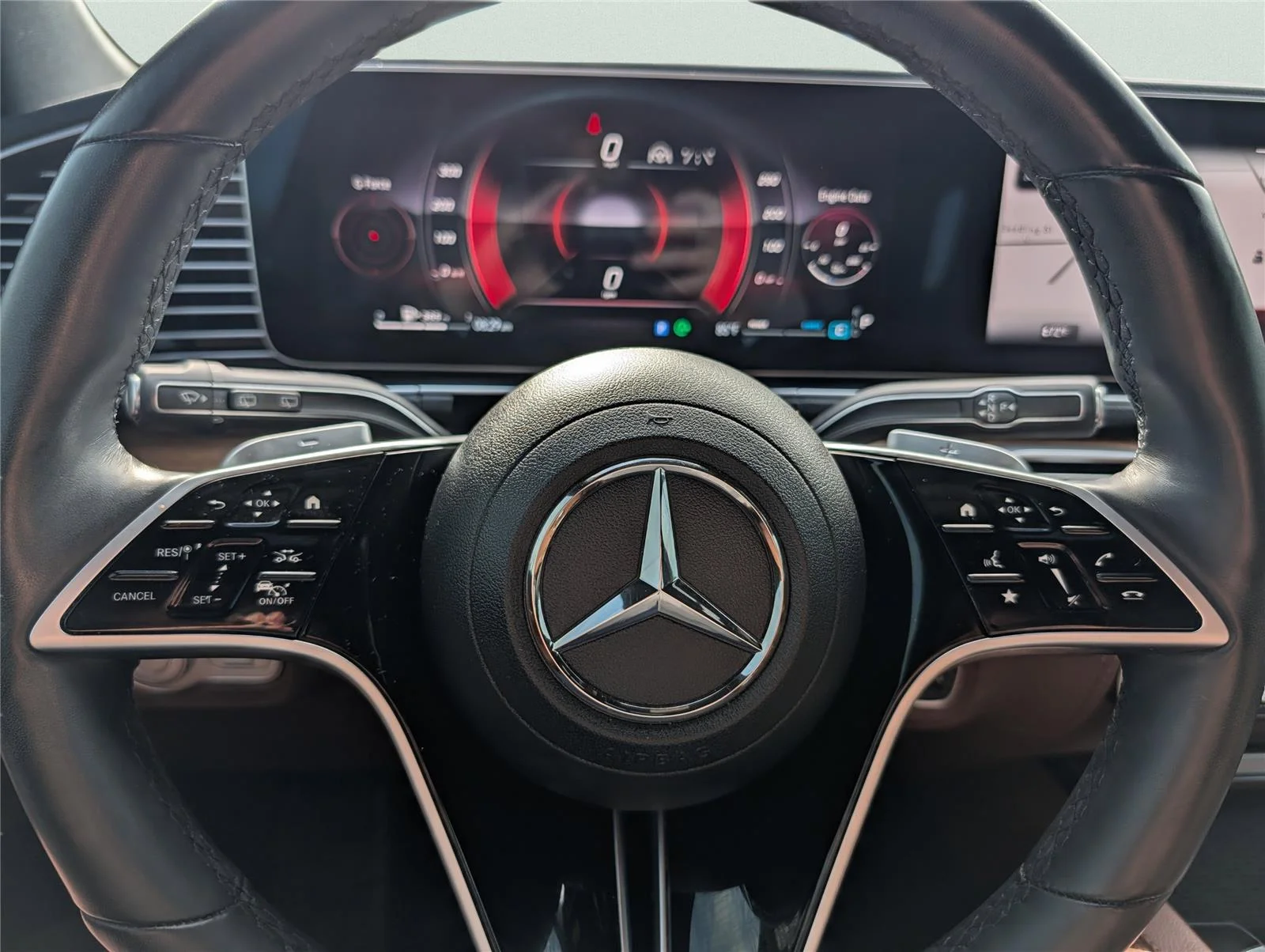 Used 2024 MANUFAKTUR Diamond White Metallic Mercedes-Benz GLE 350 image 22