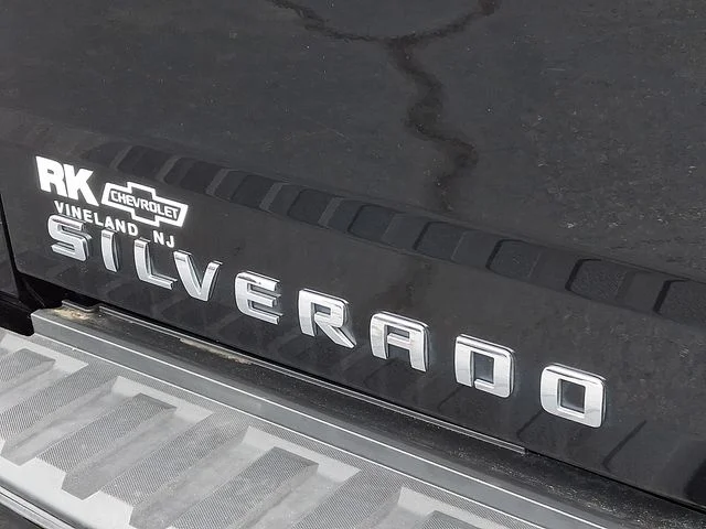Used 2018 Black Chevrolet High Country image 32