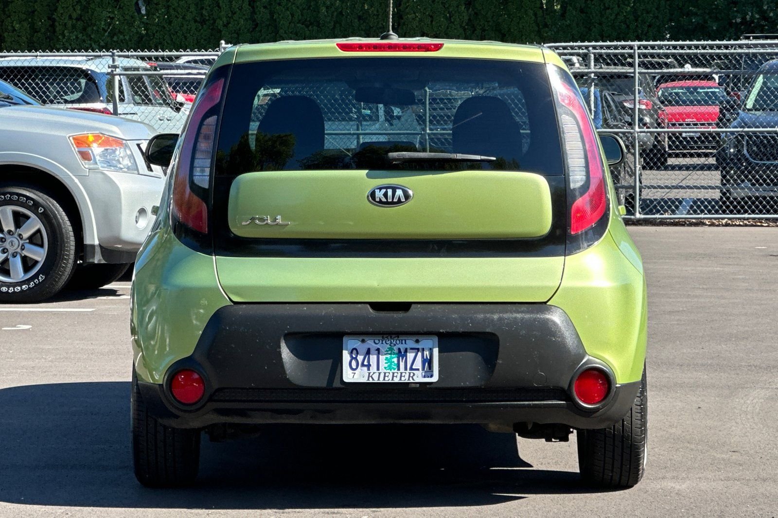 Used 2016 Green Kia Base image 5