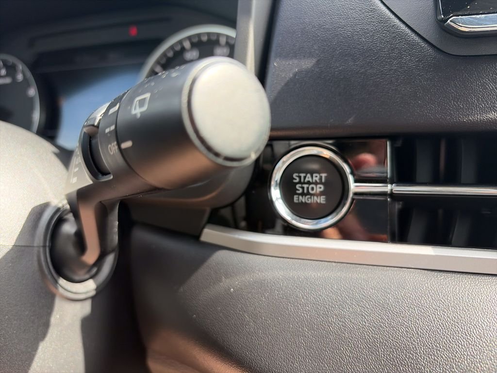 Used 2022  Mitsubishi Black Edition image 27