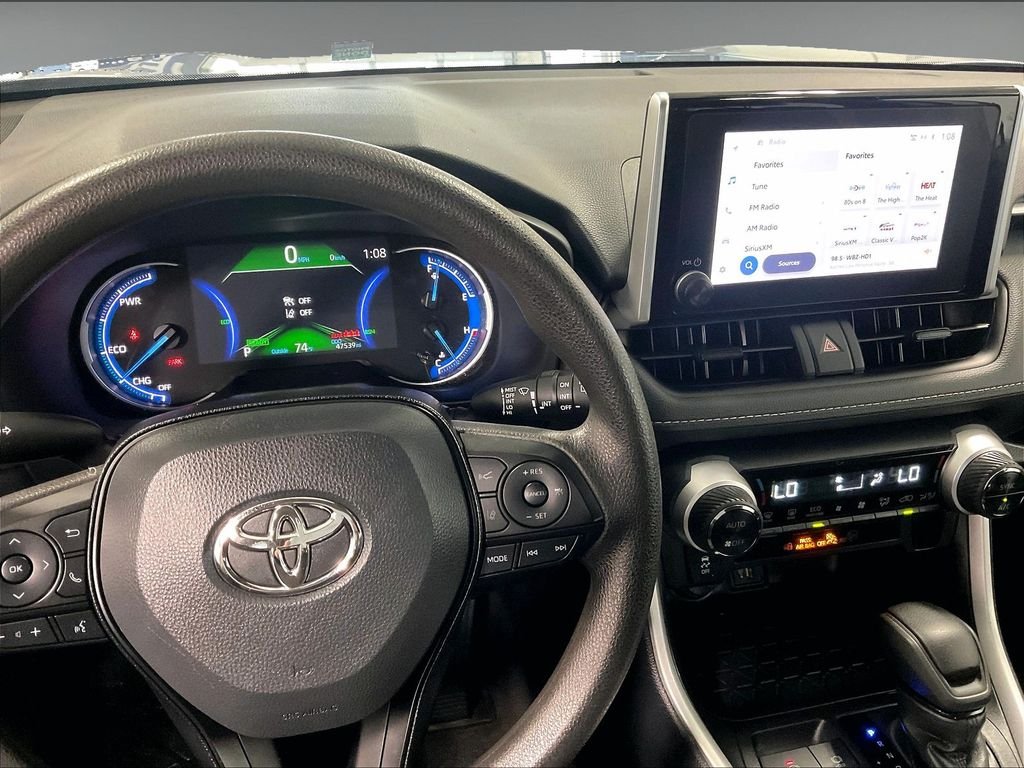 Used 2025 Silver Toyota XLE image 19