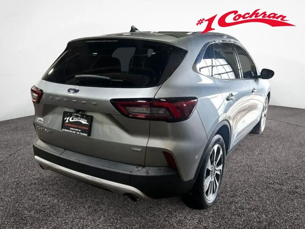 Used 2023 Iconic Silver Ford Platinum image 24