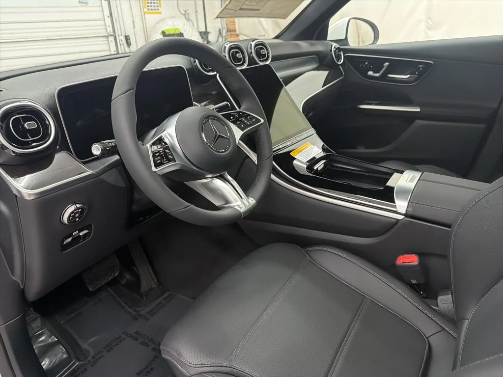 Used 2026 White Mercedes-Benz GLC 300 image 12