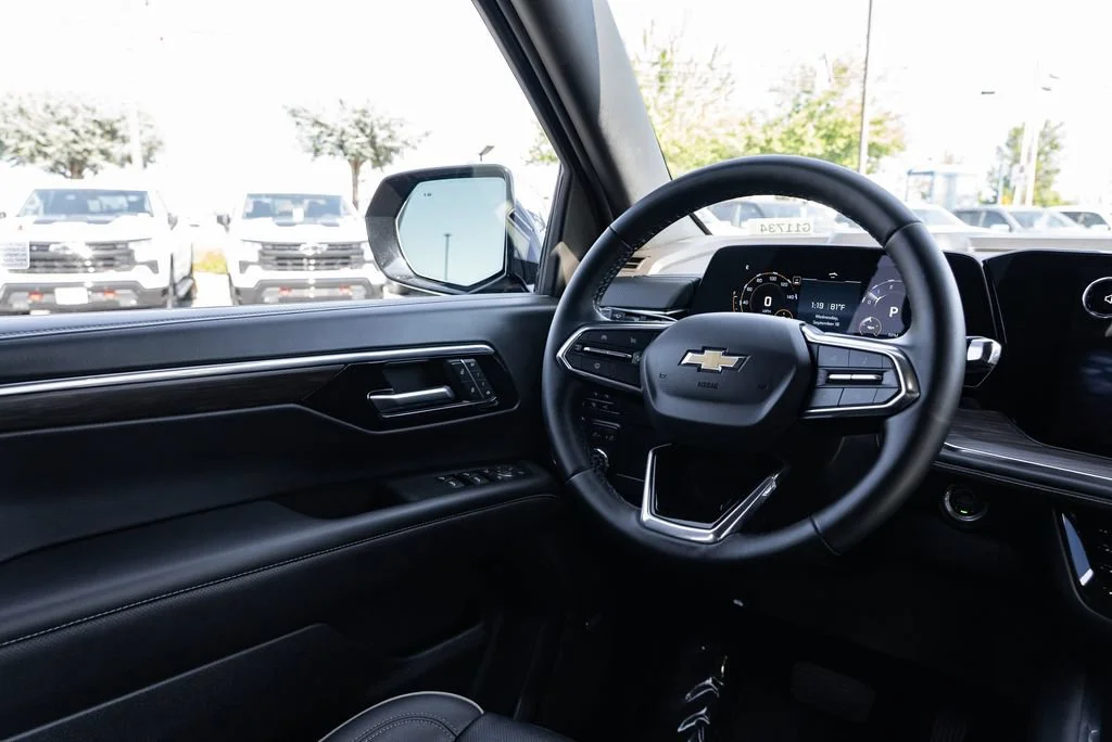 Used 2025 Black Chevrolet Premier image 13