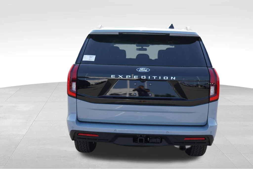 New 2027 Glacier Gray Metallic Tri-Coat Ford Active image 4
