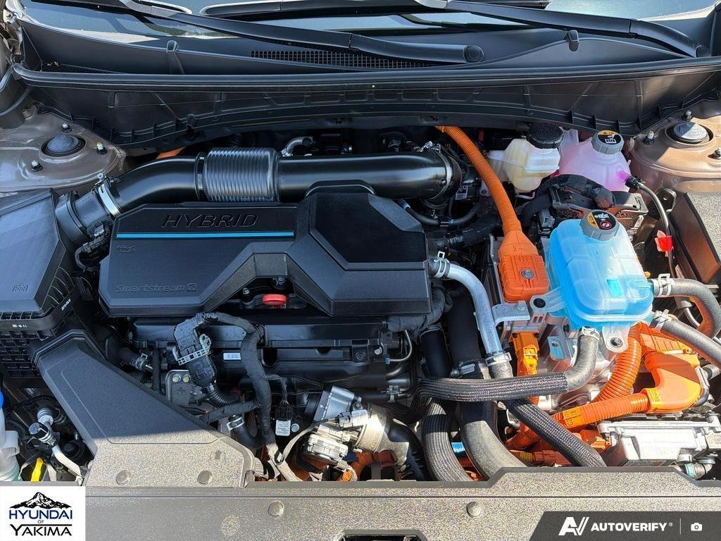 Certified Used 2025 Cashmere Bronze Hyundai SEL image 10