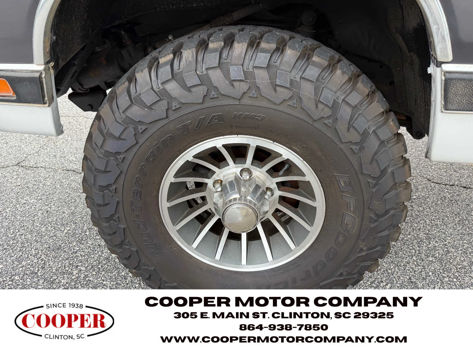 Used 1989 Bright White Clear Coat Dodge AW150 image 9