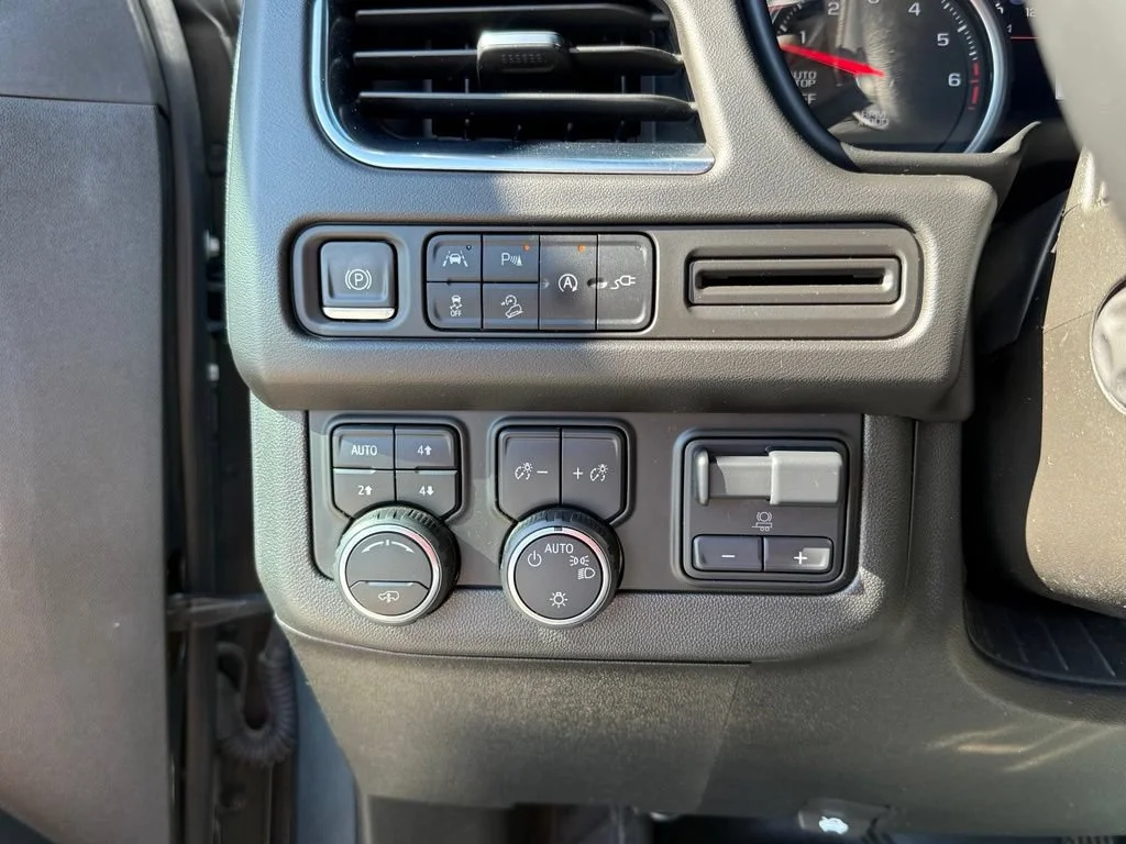 Used 2021 SHADOW GRAY METALLIC Chevrolet Z71 image 29