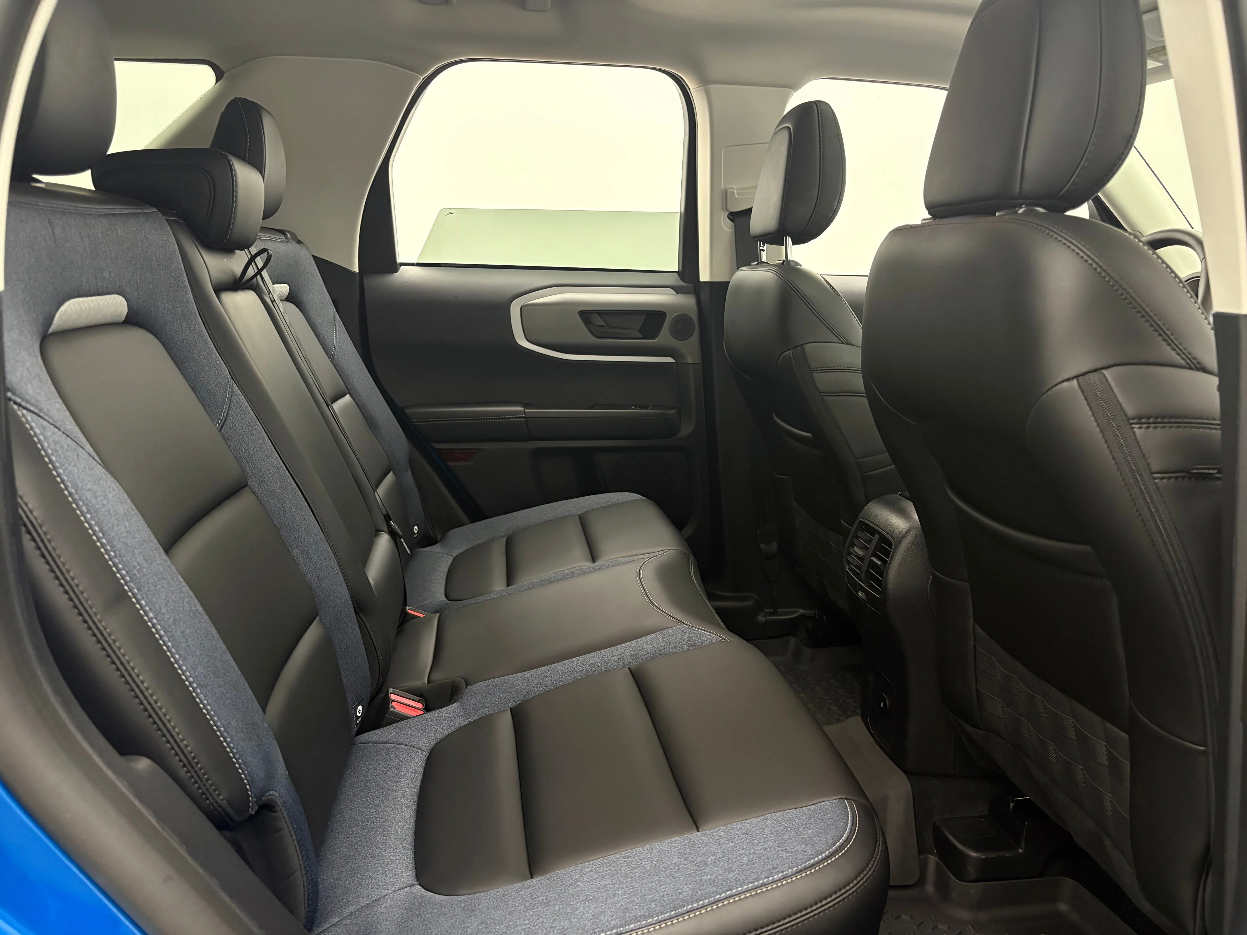 Used 2025 Blue Metallic Ford Outer Banks image 37
