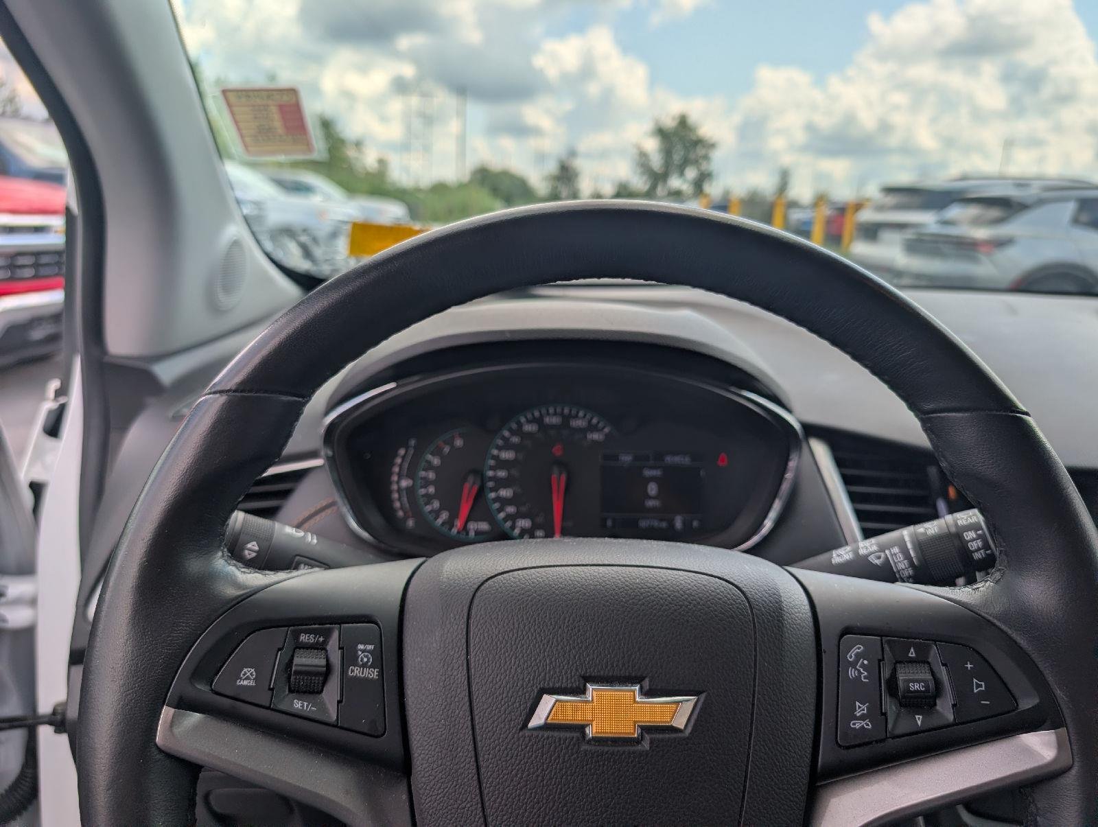 Used 2020 Summit White Chevrolet LT image 11
