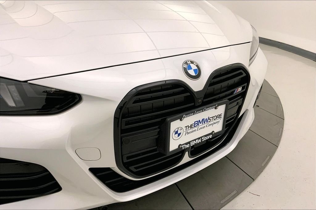 Used 2025 Mineral White Metallic BMW  image 28