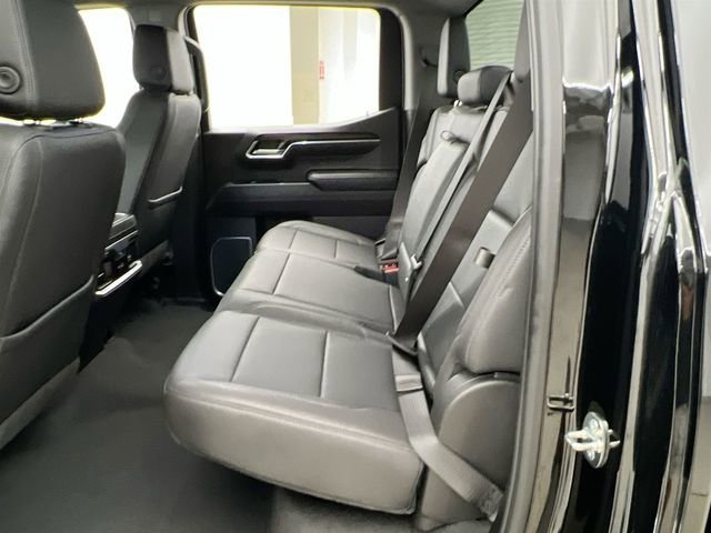 2023 GMC Sierra 1500 SLT - Photo 11