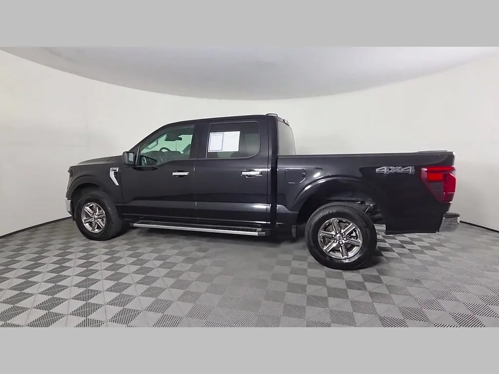 Used 2025 Black Metallic Ford XLT image 47