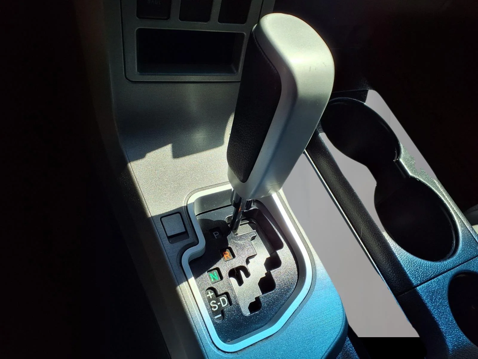 2016 Toyota Sequoia Limited - Photo 20