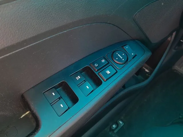 Used 2019 Gray Hyundai SE image 32