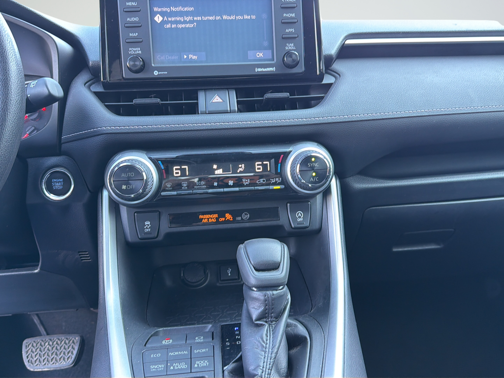 Used 2020 Silver Toyota XLE image 22