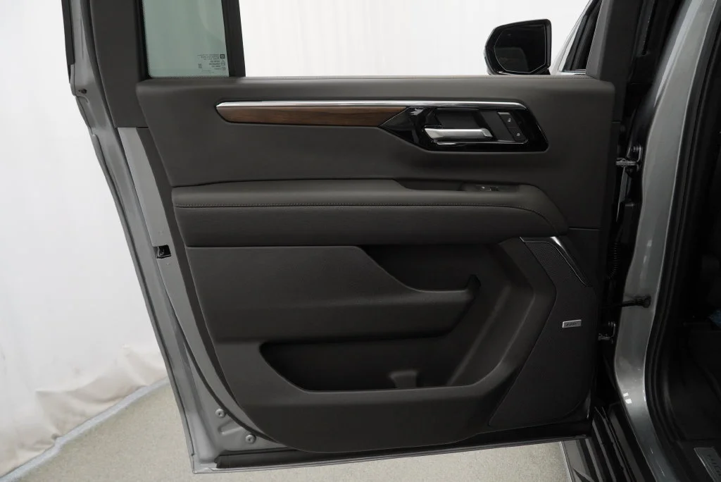New 2026 Sterling Gray Metallic Chevrolet High Country image 26