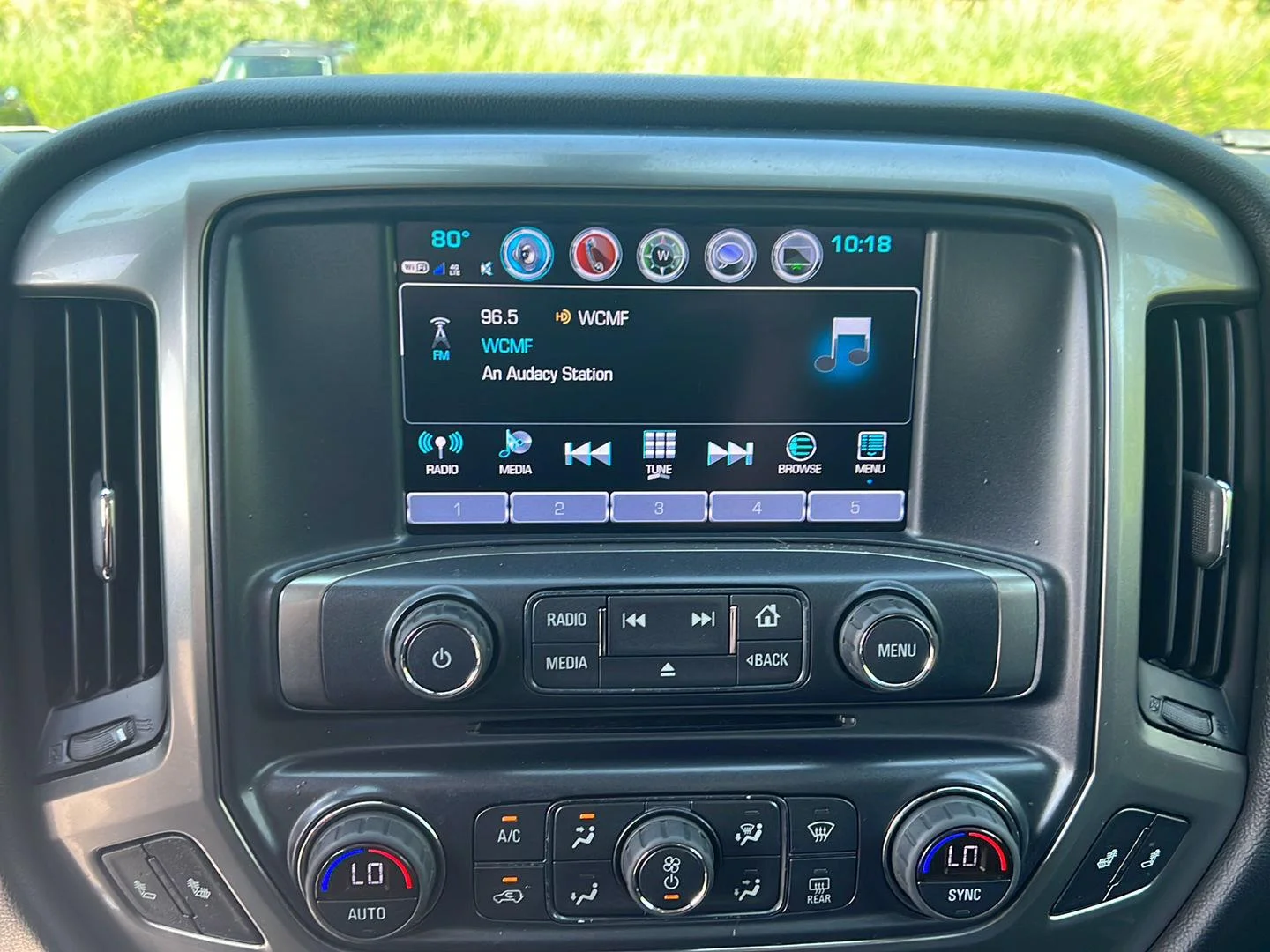 Used 2018 Graphite Metallic Chevrolet LT image 9