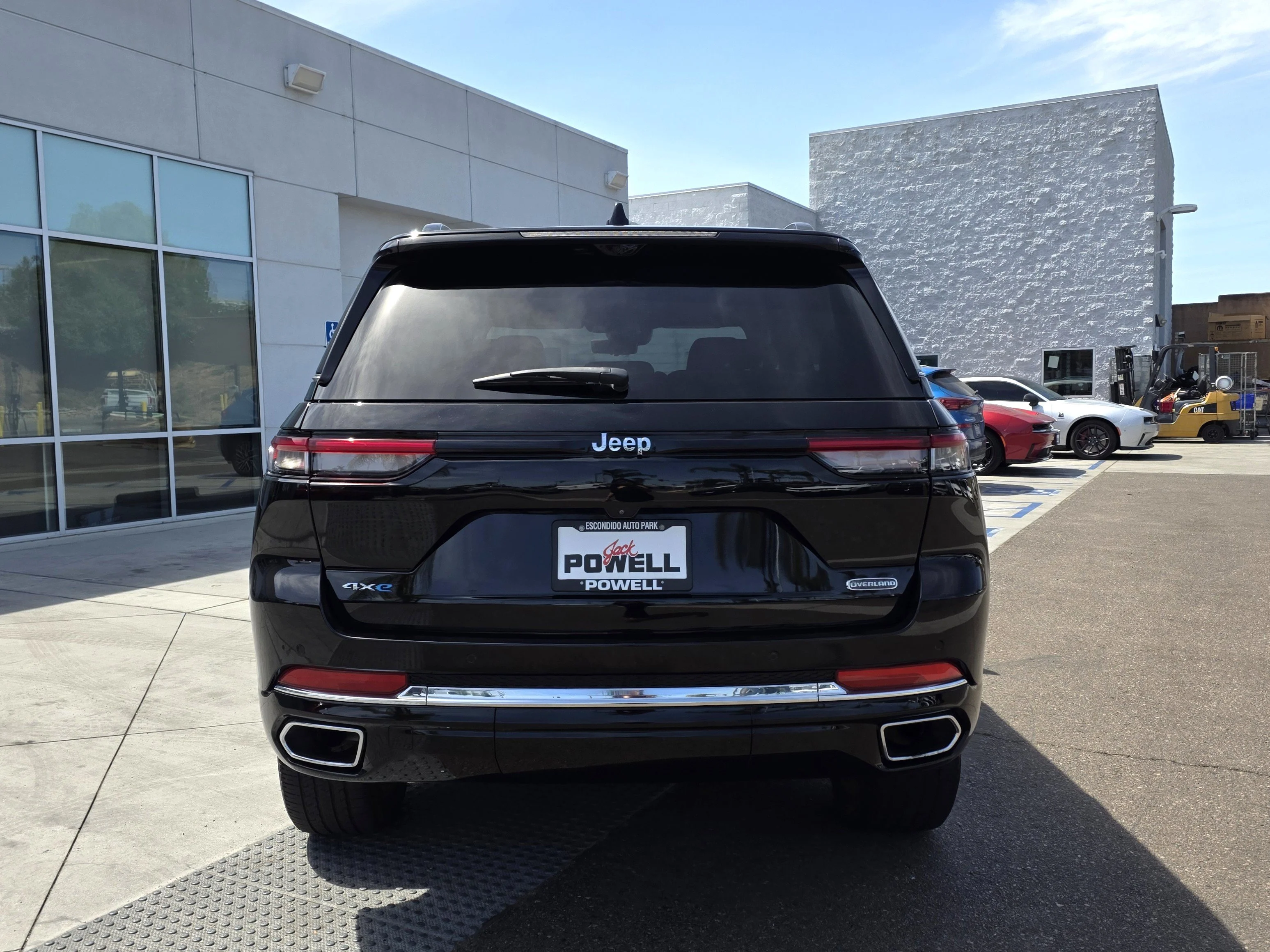 Certified Used 2023 Diamond Black Jeep Overland 4xe image 4